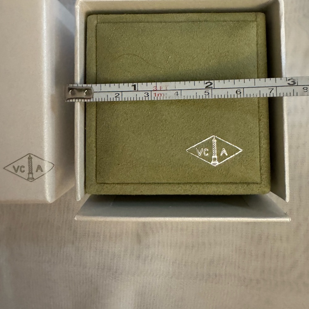 Van Cleef & Arpels 💯% Authentic luxury Green Velvety Jewelry or storage Box Set - Picture 4 of 8